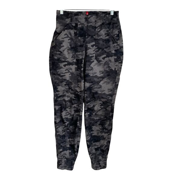 SPANX Pants - Spanx Stretch Twill Cargo Jogger Sz M Camo Black Gray Pull On Pockets Gorpcore